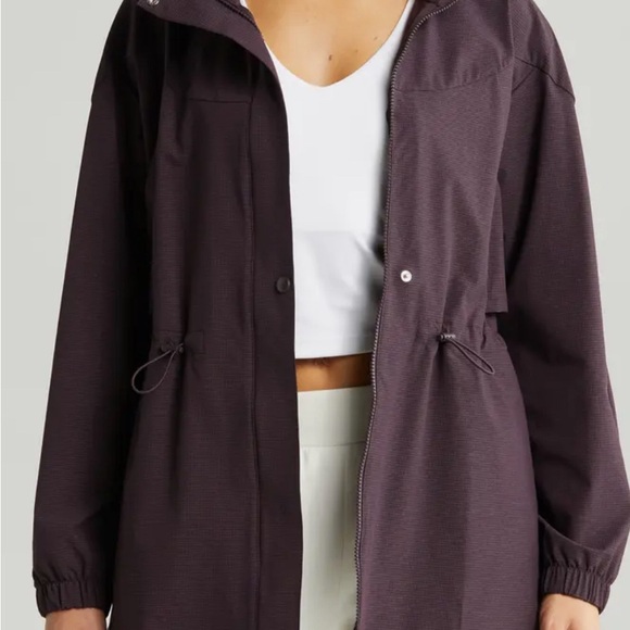 Commute Stowaway Hood Rain Jacket - Picture 6 of 7